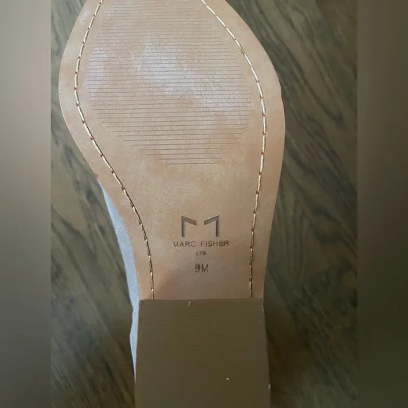 Marc Fisher | Teona Pointy Toe Chelsea Bootie - Picture 5 of 6